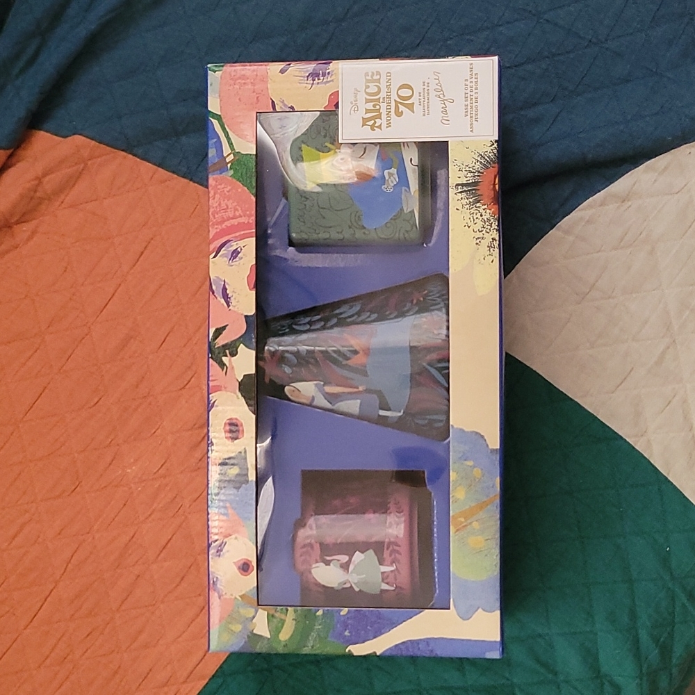 Alice and Wonderland vase set of 3